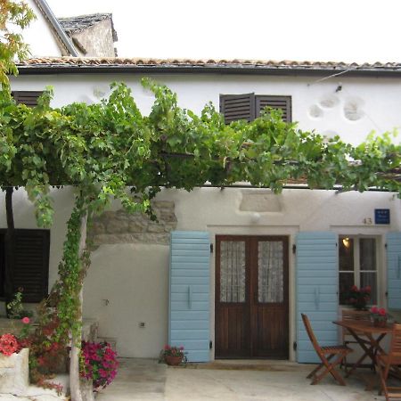 Holiday Home Trostova Kuca Pazin Rom bilde