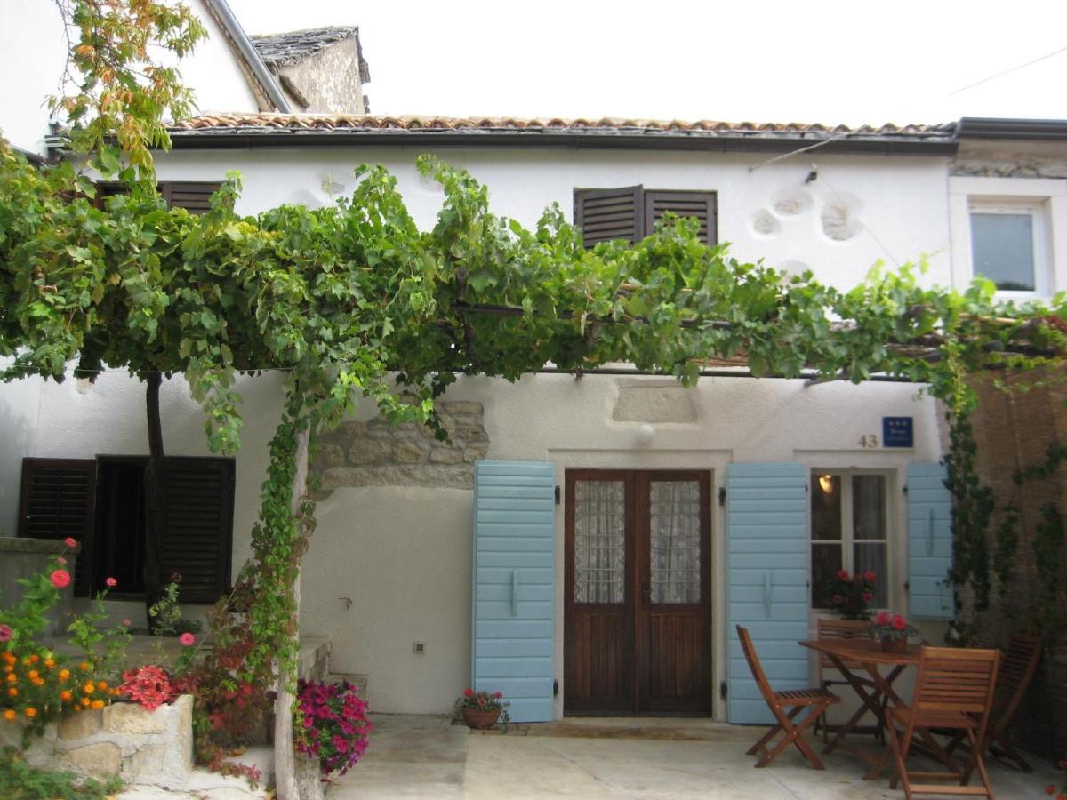 Holiday Home Trostova Kuca Pazin Rom bilde