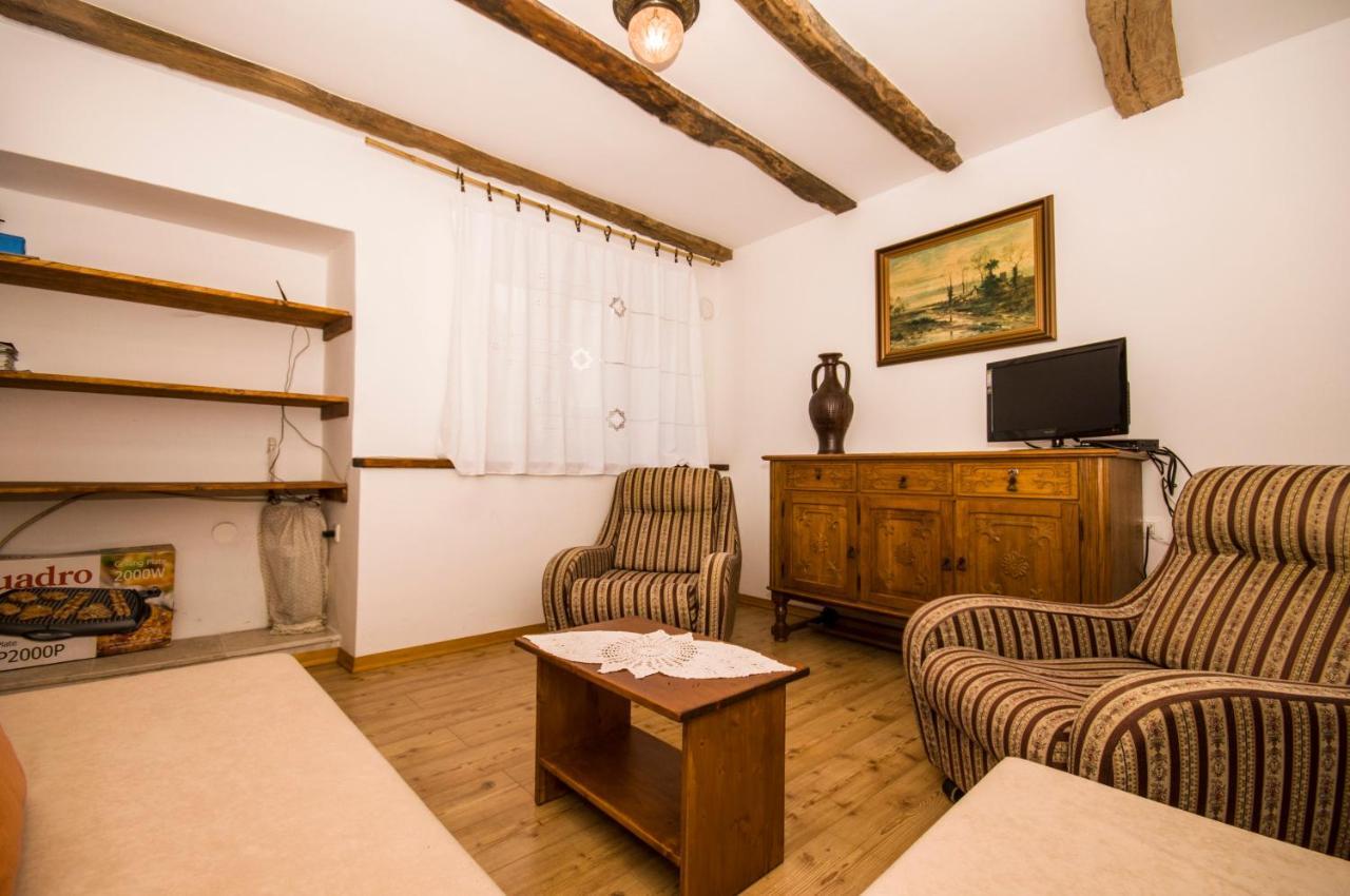 Holiday Home Trostova Kuca Pazin Eksteriør bilde
