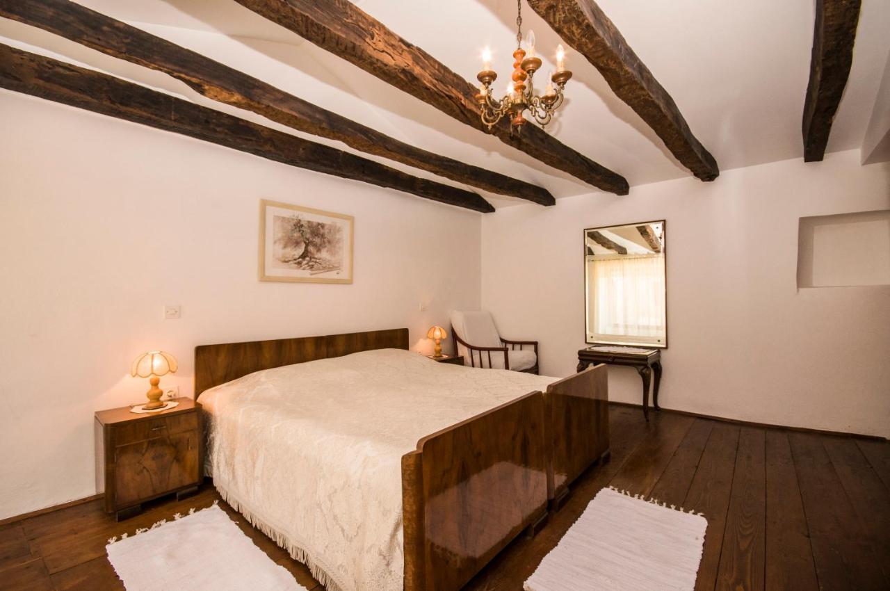 Holiday Home Trostova Kuca Pazin Eksteriør bilde